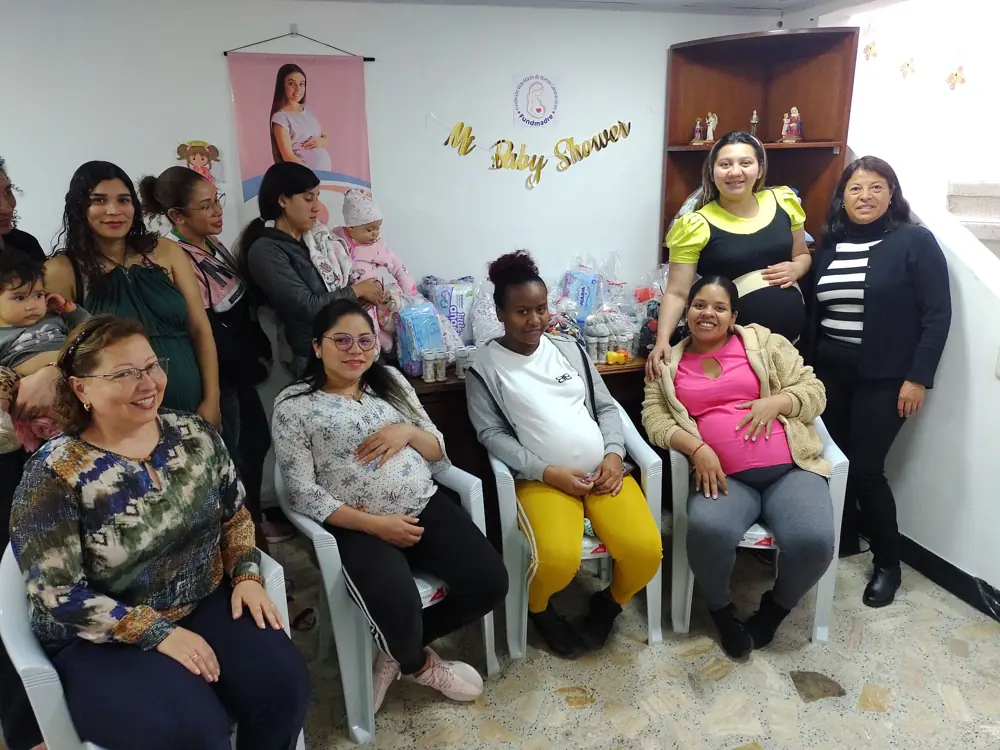 Mamás reunidas en la sede