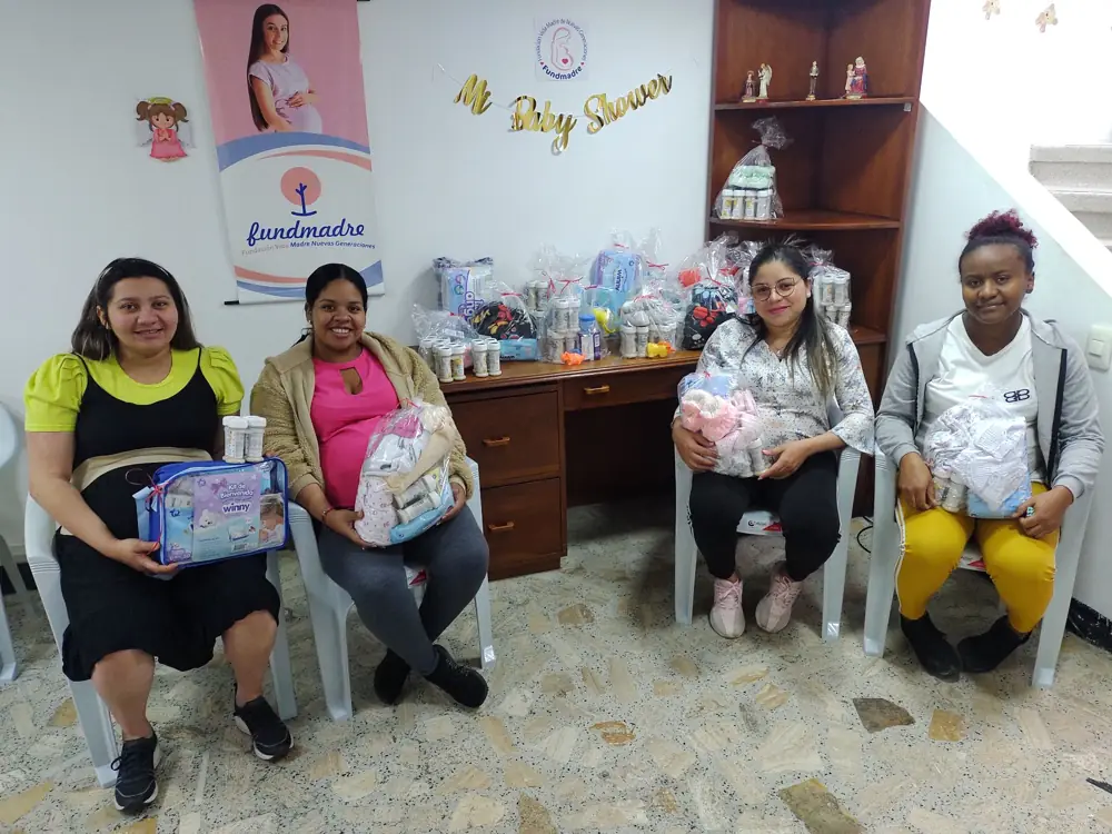 Baby shower comunitario en la sede