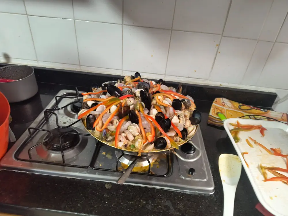 Comida preparada en la cocina de la sede